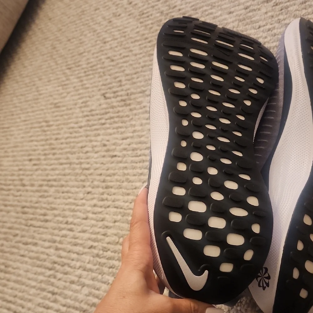Nike ReactX Infinity Run 4 Road Running Size 16